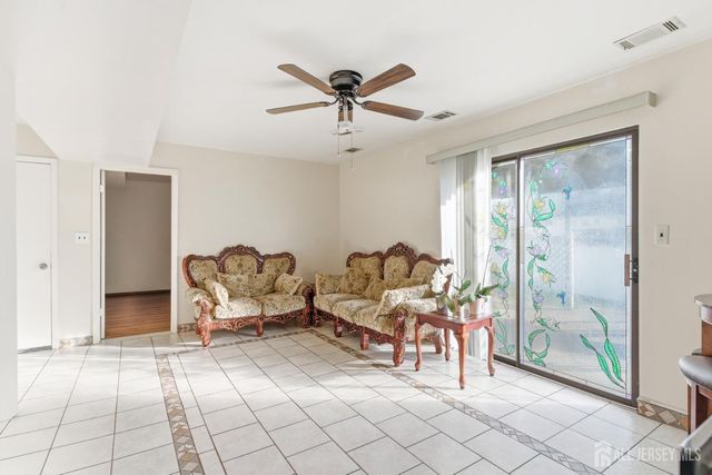 160 Stratton Street, Piscataway, NJ 08854