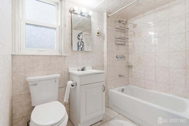 160 Stratton Street, Piscataway, NJ 08854