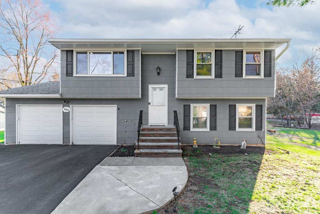 160 Stratton Street, Piscataway, NJ 08854