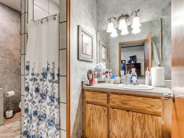 817 NW 7th Street, Moore, OK 73160