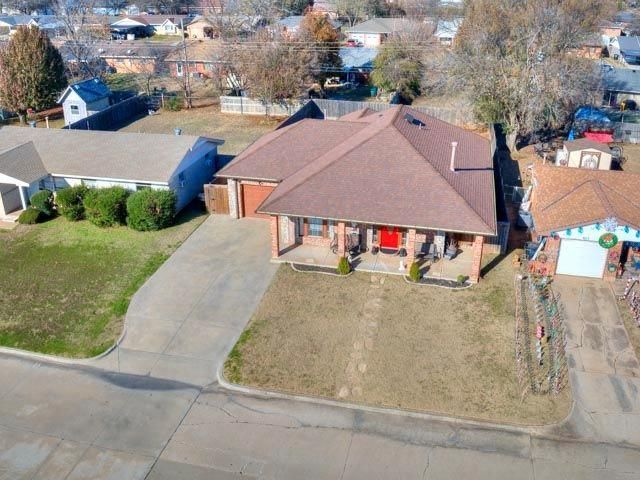 817 NW 7th Street, Moore, OK 73160