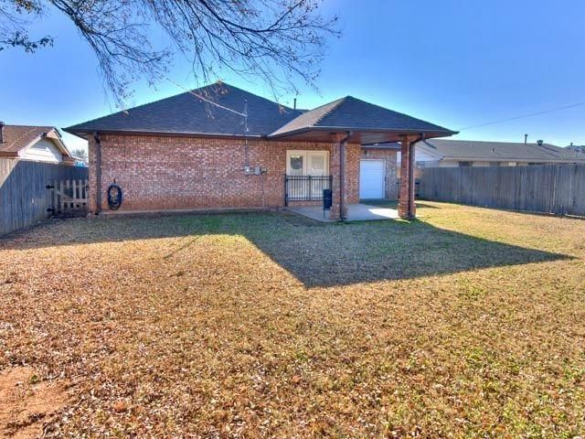 817 NW 7th Street, Moore, OK 73160