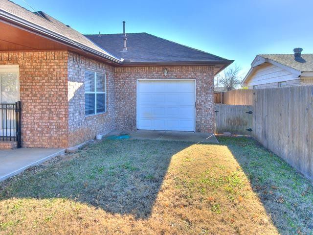 817 NW 7th Street, Moore, OK 73160