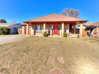 817 NW 7th Street, Moore, OK 73160