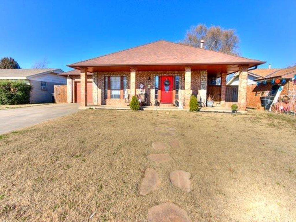 817 NW 7th Street, Moore, OK 73160