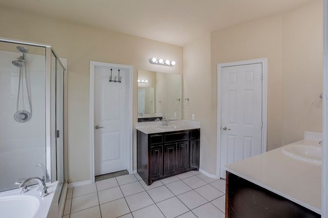 1046 Chandler Street, Kennedale, TX 76060