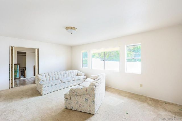 221 Colina Ter, Vista, CA 92084