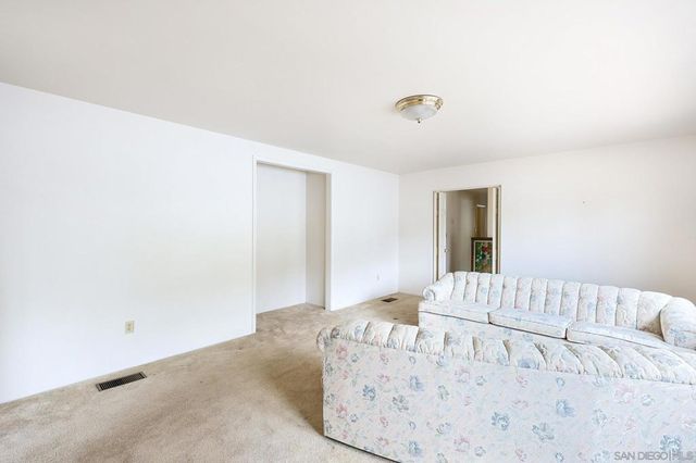 221 Colina Ter, Vista, CA 92084