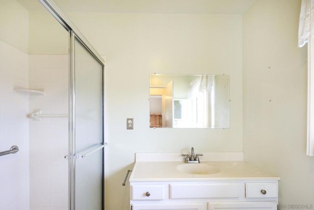 221 Colina Ter, Vista, CA 92084