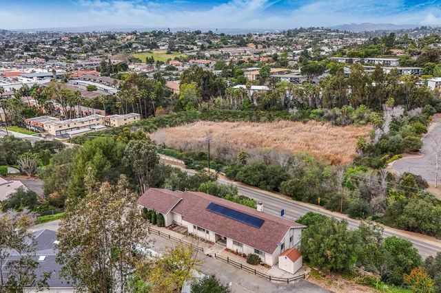 221 Colina Ter, Vista, CA 92084