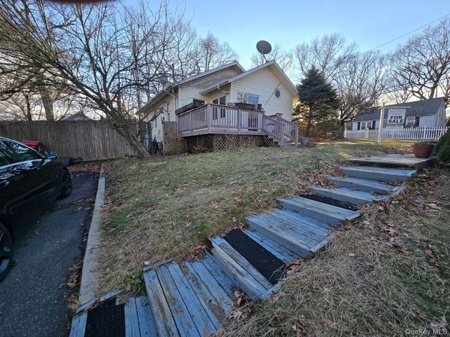 4 Forest Street, Ronkonkoma, NY 11779