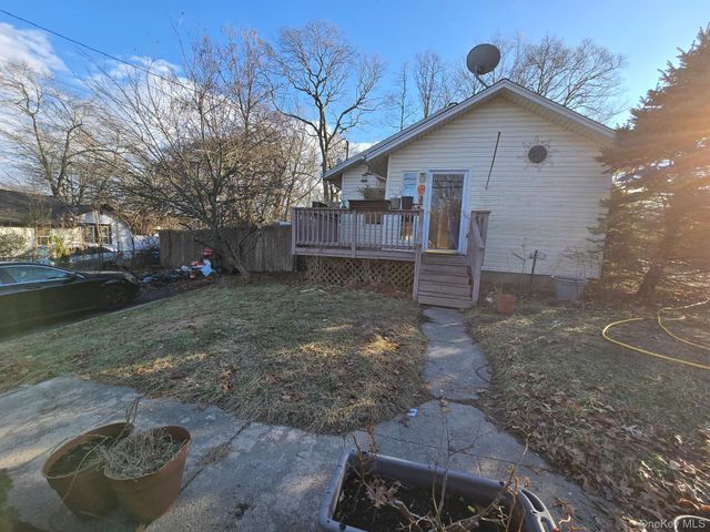 4 Forest Street, Ronkonkoma, NY 11779