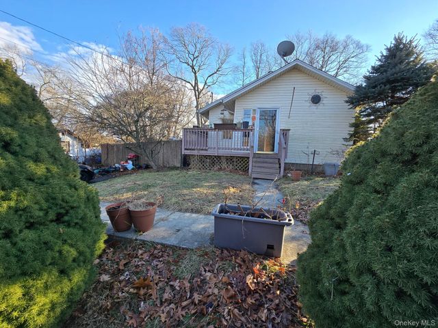 4 Forest Street, Ronkonkoma, NY 11779