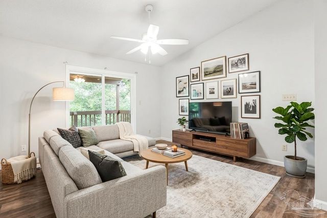 2303 W Michigan Ave A6, Pensacola, FL 32526