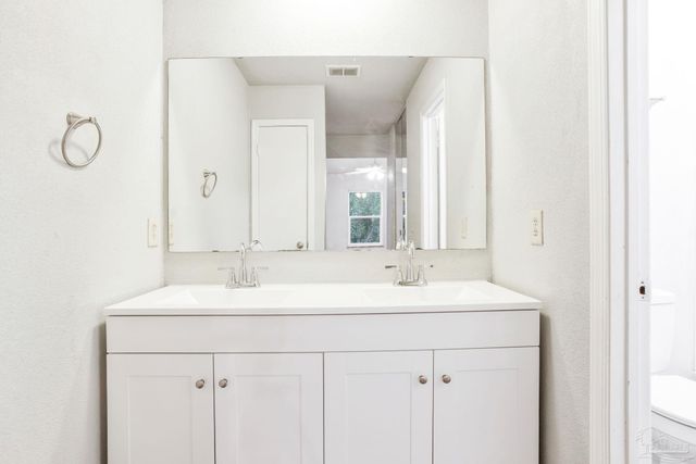 2303 W Michigan Ave A6, Pensacola, FL 32526