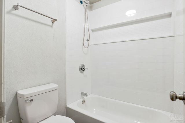 2303 W Michigan Ave A6, Pensacola, FL 32526