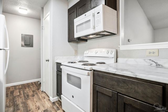 2303 W Michigan Ave A6, Pensacola, FL 32526