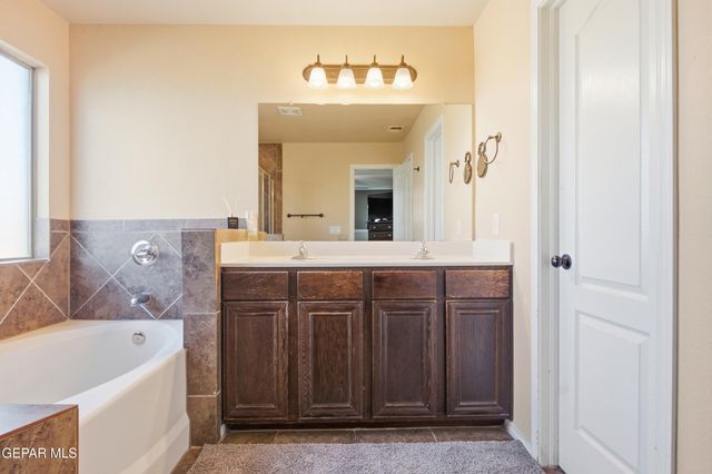 3130 HIDDEN CREEK Drive, El Paso, TX 79938