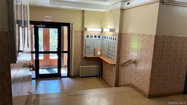1560 UNIONPORT Road 3G, Bronx, NY 10462