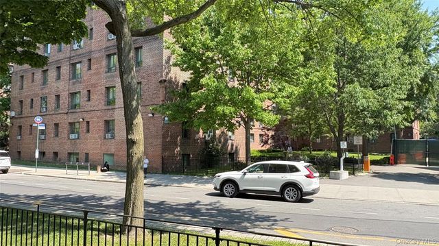 1560 UNIONPORT Road 3G, Bronx, NY 10462
