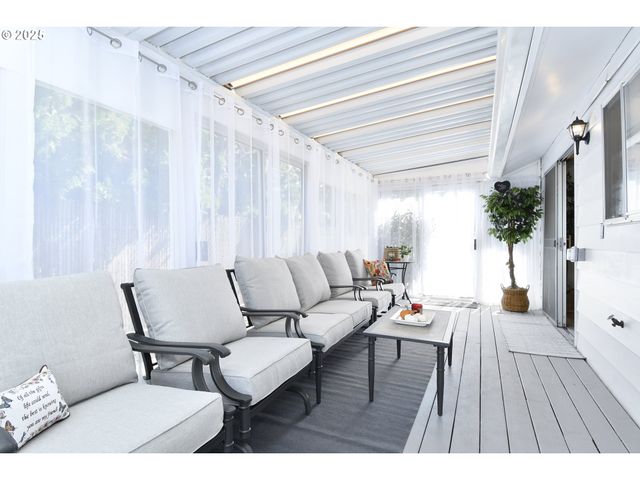 626 Ne FLEMING Ave B-63, Gresham, OR 97030