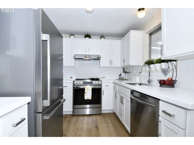 626 Ne FLEMING Ave B-63, Gresham, OR 97030