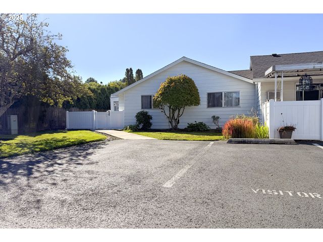 626 Ne FLEMING Ave B-63, Gresham, OR 97030