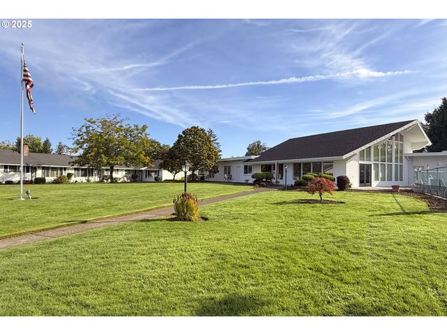 626 Ne FLEMING Ave B-63, Gresham, OR 97030