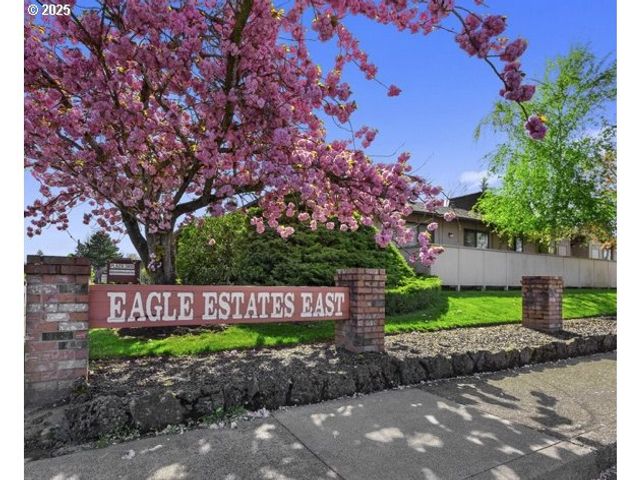 626 Ne FLEMING Ave B-63, Gresham, OR 97030