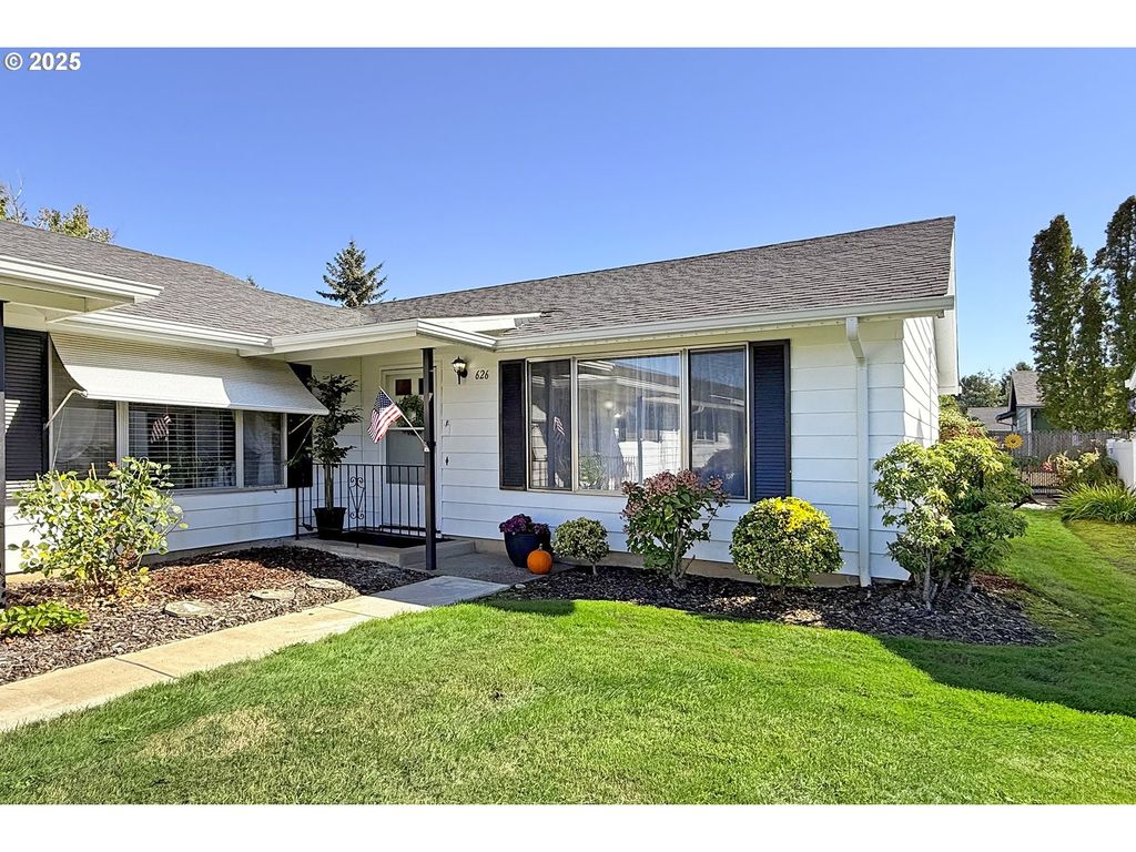 626 Ne FLEMING Ave B-63, Gresham, OR 97030