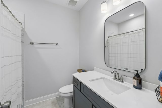 7215 Adenborough Dr, Fairview, TN 37062