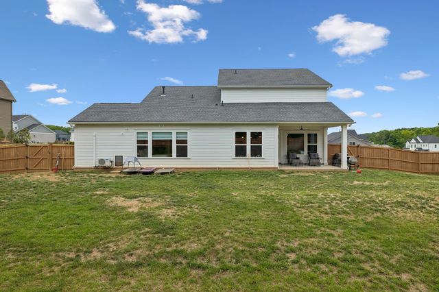 7215 Adenborough Dr, Fairview, TN 37062