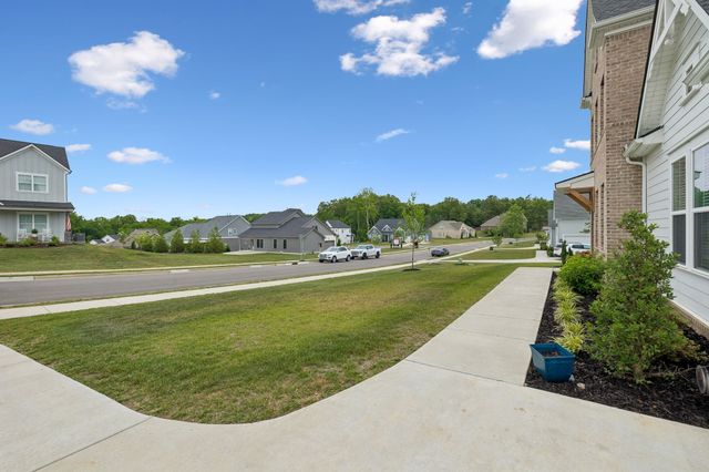 7215 Adenborough Dr, Fairview, TN 37062