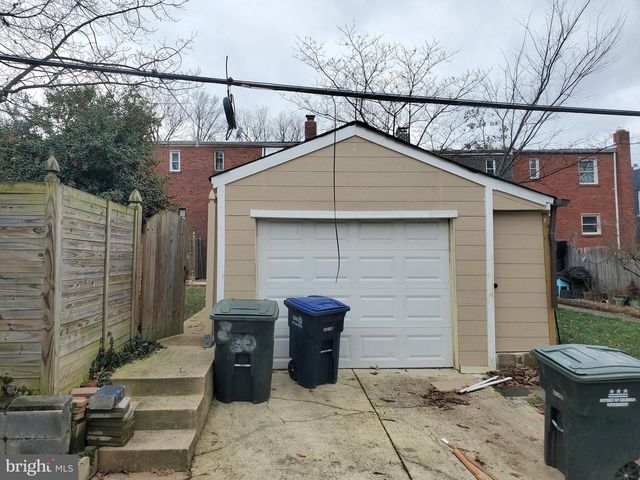 30 53RD ST SE, Washington, DC 20019