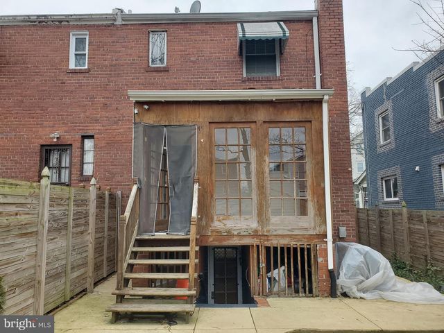 30 53RD ST SE, Washington, DC 20019