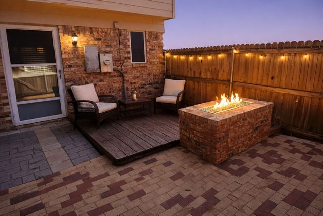 17 Abbey Road, Euless, TX 76039