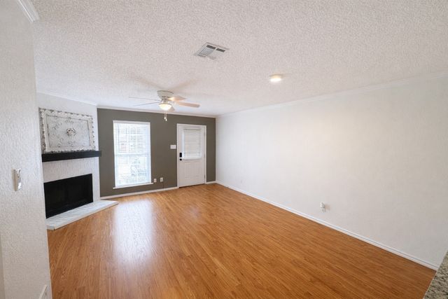 17 Abbey Road, Euless, TX 76039