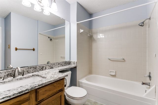 17 Abbey Road, Euless, TX 76039