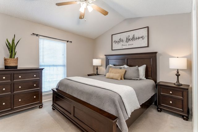 17 Abbey Road, Euless, TX 76039