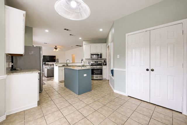 5016 Coral Creek Drive, Fort Worth, TX 76135