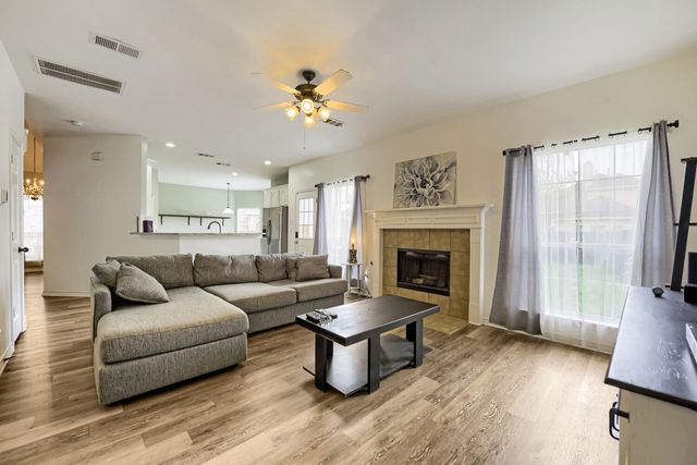 5016 Coral Creek Drive, Fort Worth, TX 76135