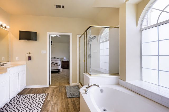 5016 Coral Creek Drive, Fort Worth, TX 76135