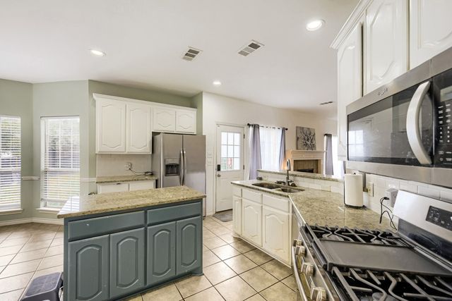 5016 Coral Creek Drive, Fort Worth, TX 76135