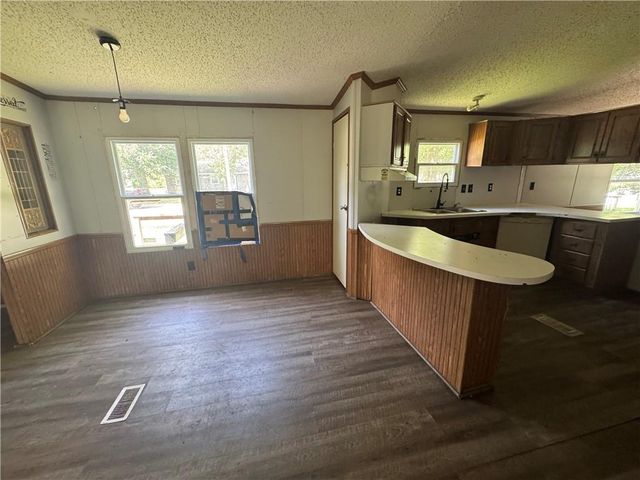 107 W 1st Street, Garden City, MO 64747