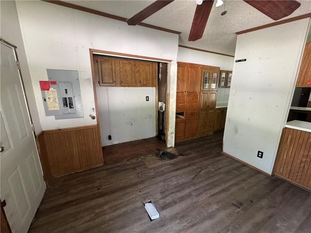 107 W 1st Street, Garden City, MO 64747