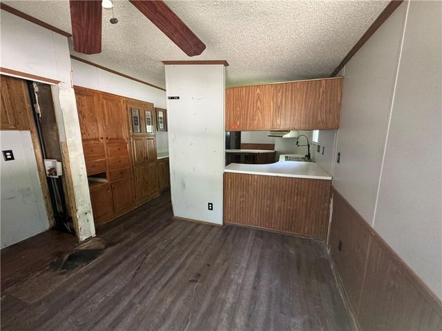 107 W 1st Street, Garden City, MO 64747