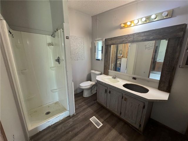 107 W 1st Street, Garden City, MO 64747