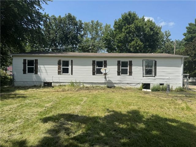 107 W 1st Street, Garden City, MO 64747