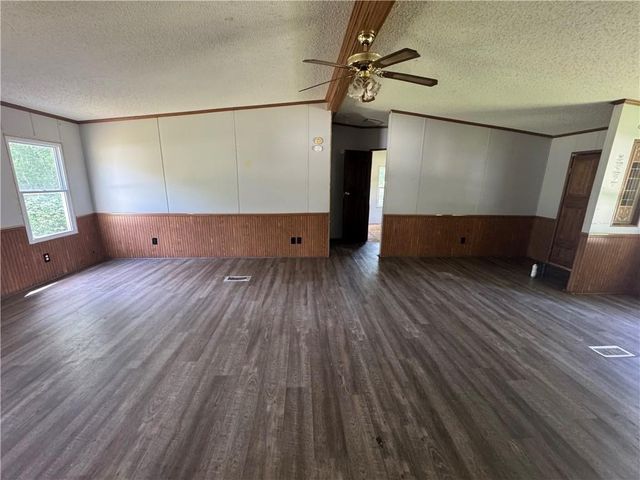 107 W 1st Street, Garden City, MO 64747