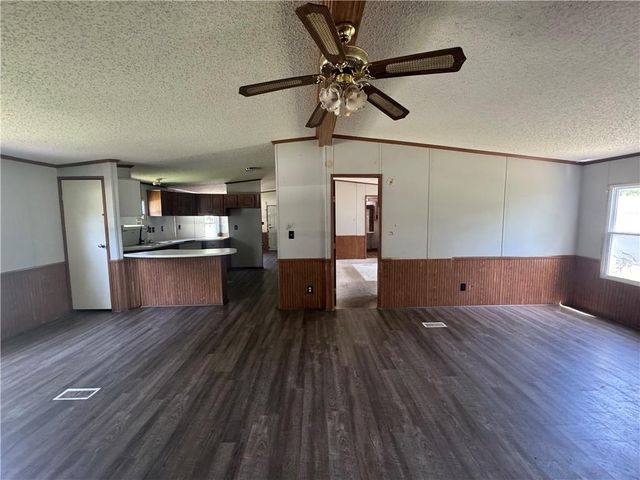 107 W 1st Street, Garden City, MO 64747